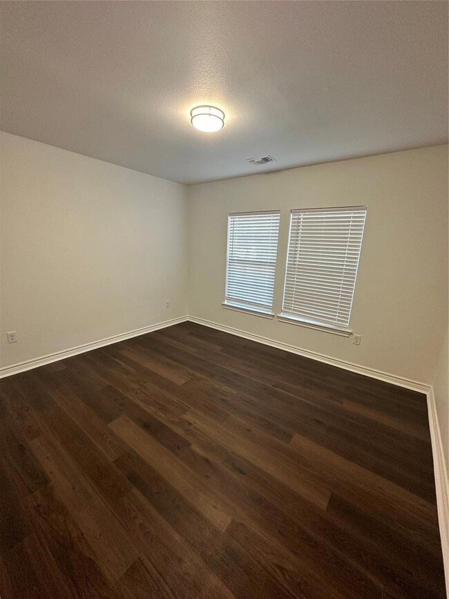 932 W Chase St, Denison, TX 75020 - photo 7