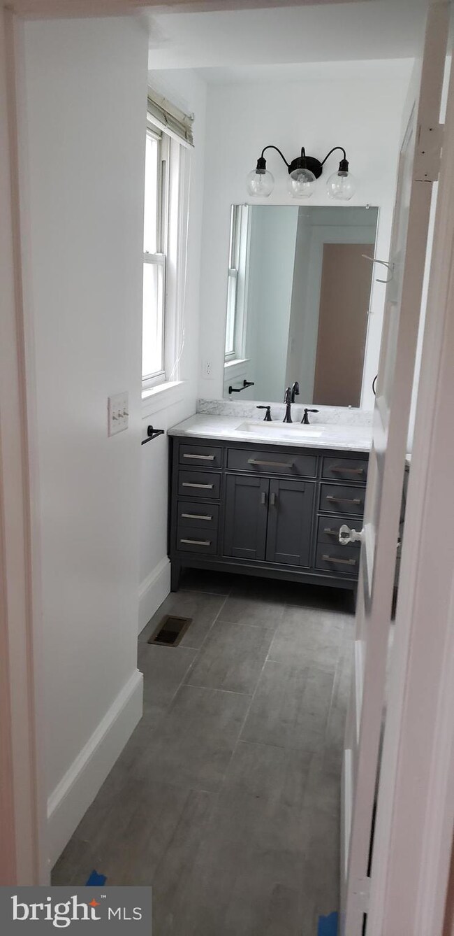 4103 Roland Ave, Baltimore, MD 21211 - photo 4