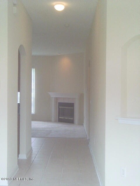 3719 Jacob Lois Dr W, Jacksonville, FL 32218 - photo 2