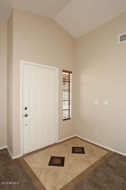 thumb_Foyer_1024