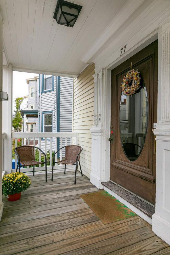 77 Vesper St Portland ME 04101-large-003