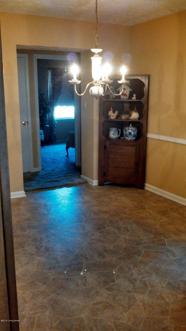 9113 Brandywyne Dr, Louisville, KY 40291 - photo 5