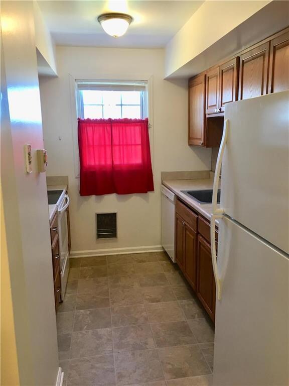 6634 Pa Route 873 unit 5, Slatington, PA 18080 - photo 3