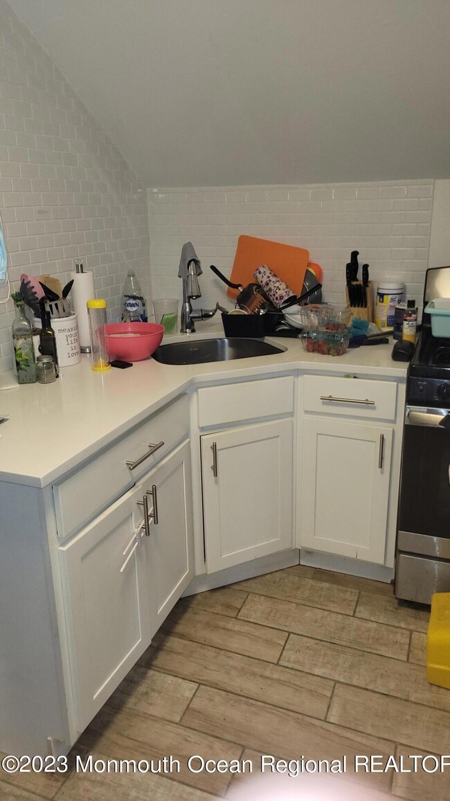 207 Oakwood Ave unit 2, Long Branch, NJ 07740 - photo 5