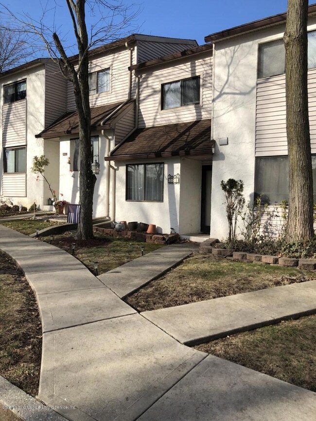 221 Winding Woods Loop Exterior 3