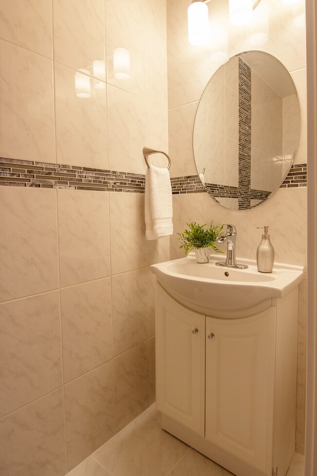 1/2 Bath