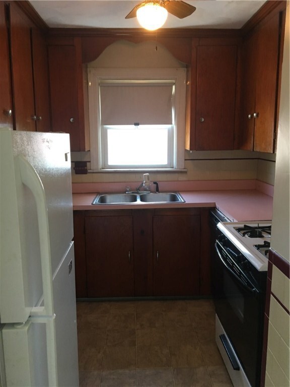 632 Hartford Ave, Providence, RI 02909 - photo 2