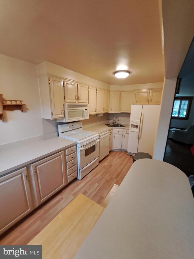 125 Alverstone Rd, Clifton Heights, PA 19018 - photo 6