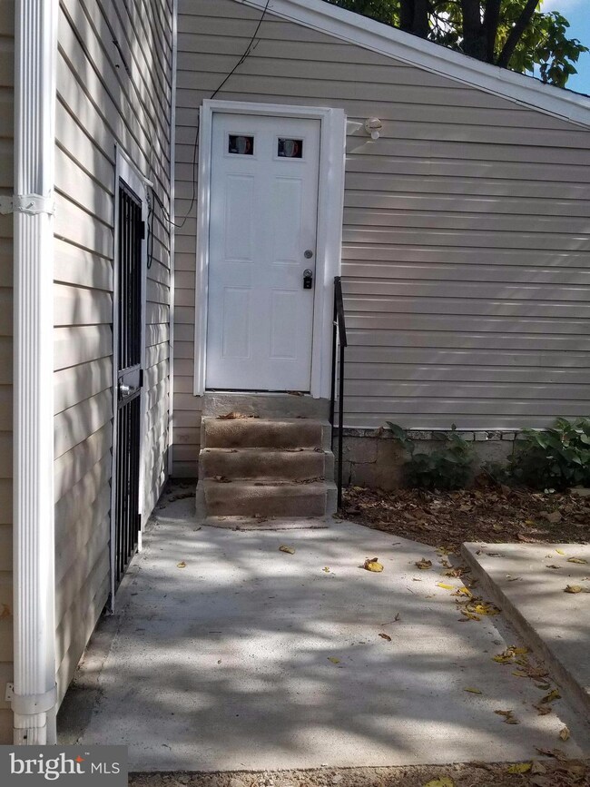 5423 Hunt Place NE, Washington, DC 20019 - photo 2