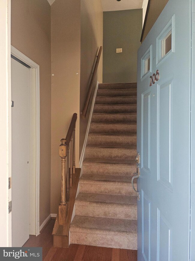 208 Whisper Ct unit 208, Burlington, NJ 08016 - photo 3