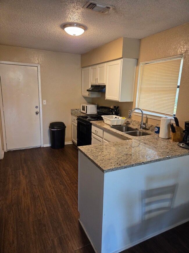 740,742,744 Sycamore St unit 74, Paris, TX 75460 - photo 6