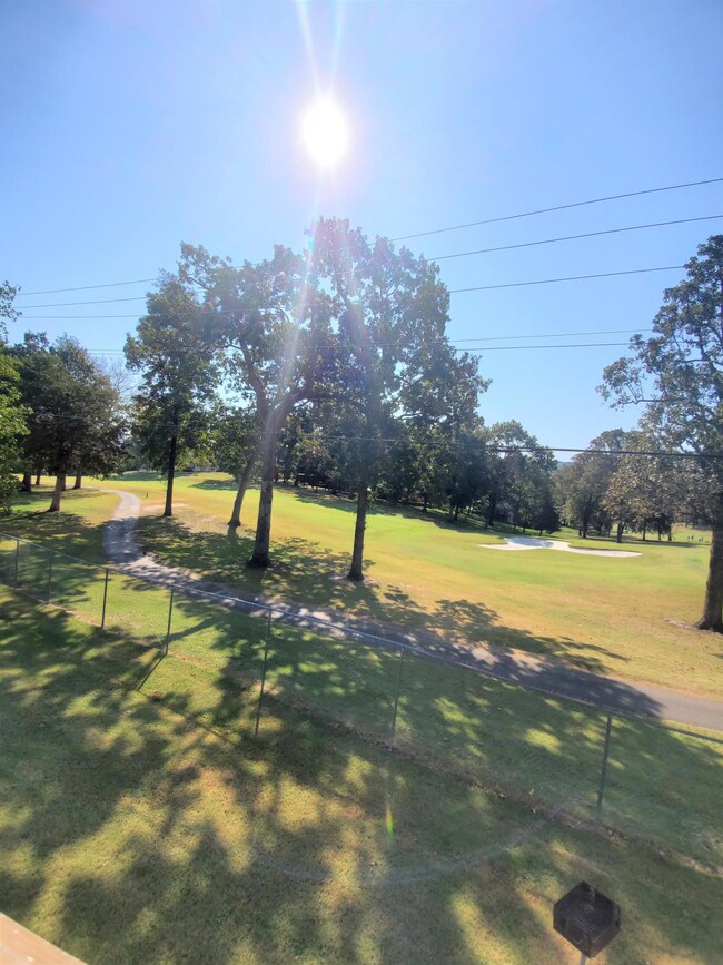 GOLF COURSE AREA_111233