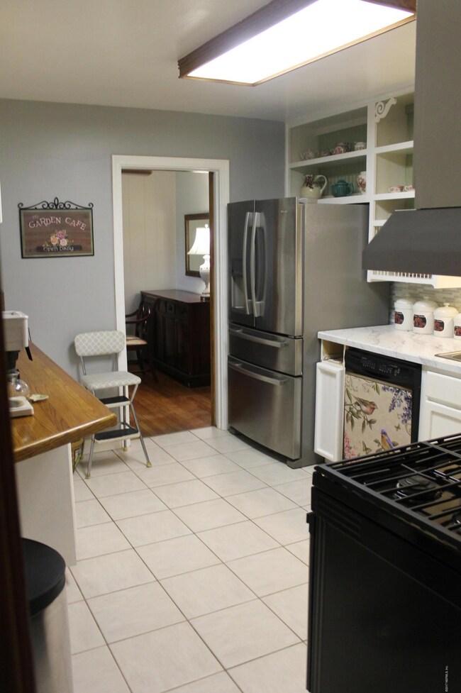 3641 E Ledbury Dr, Jacksonville, FL 32210 - photo 6