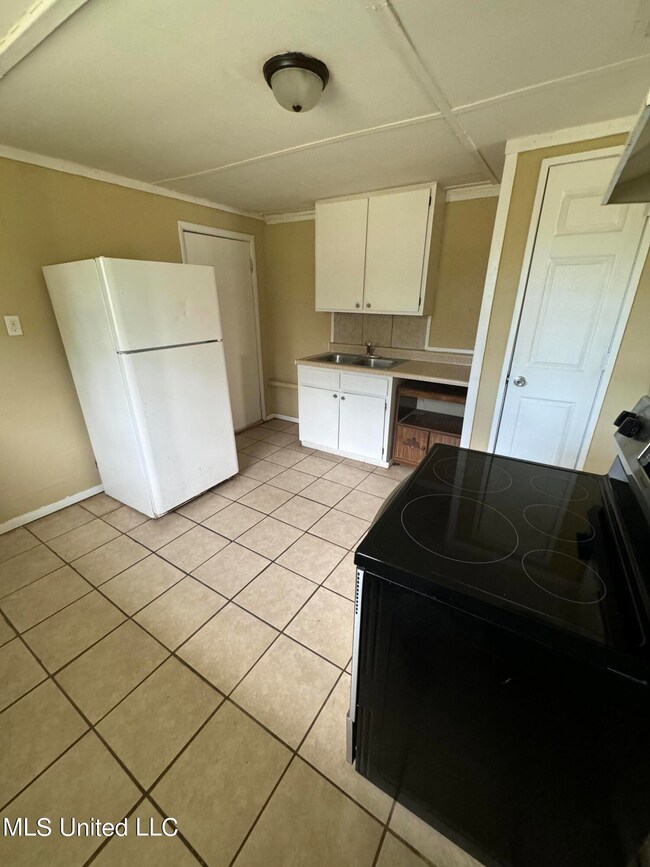 3718 Mayo St unit A, Moss Point, MS 39563 - photo 3