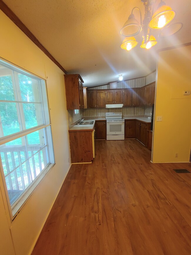 118 Tanner Cir, Shelbyville, TN 37160 - photo 2