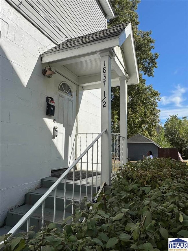 1837 N 8th St, Terre Haute, IN 47804 - photo 2