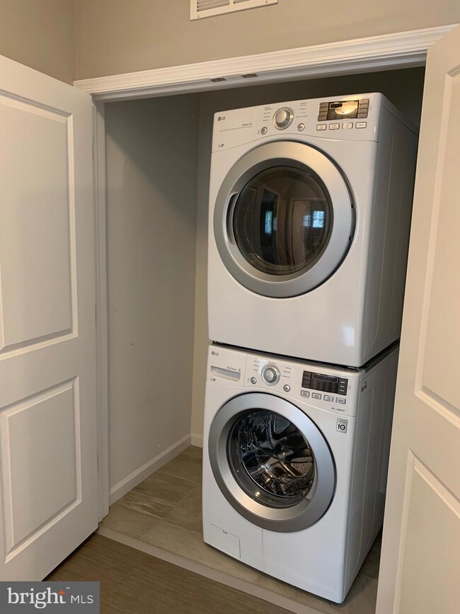 132 William St unit D, Hightstown, NJ 08520 - photo 7