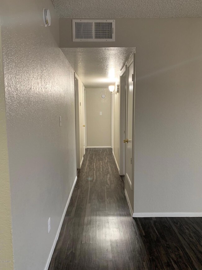 6_Hallway