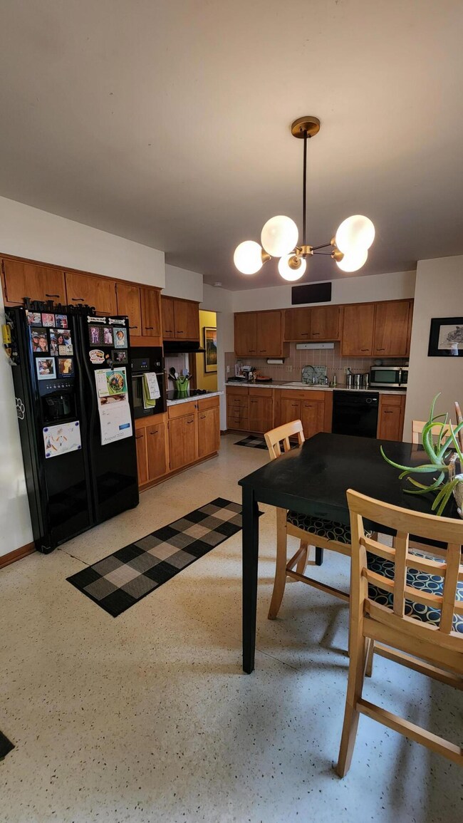 5685 Loganwood Rd, Columbus, OH 43229 - photo 4