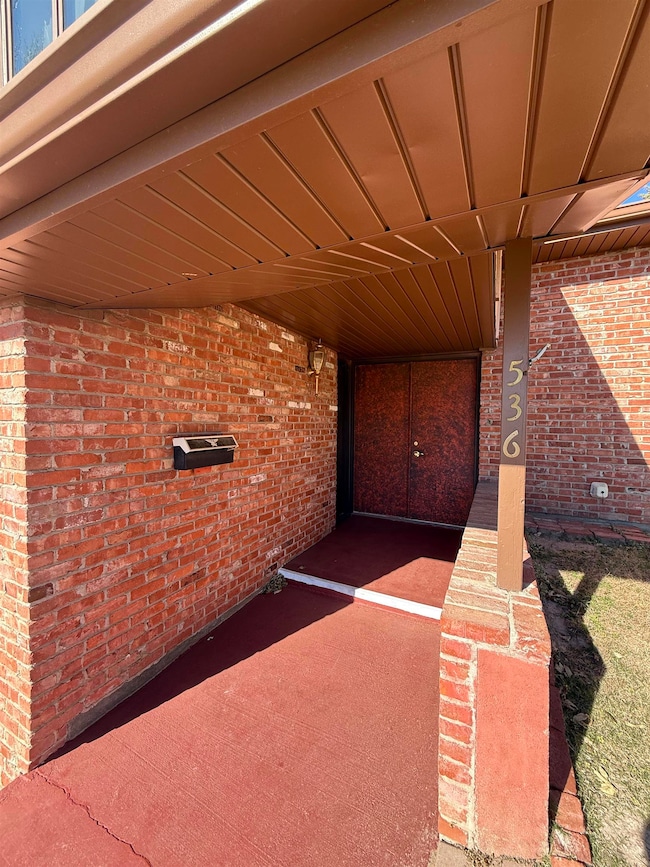 536 W 3rd St, Larned, KS 67550 - photo 2