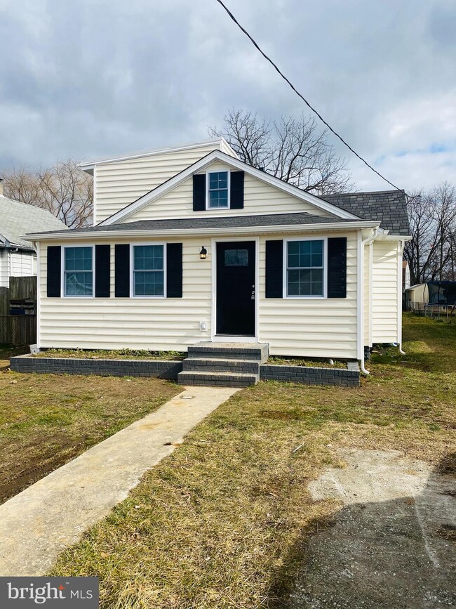 2125 Lincoln Ave, Sparrows Point, MD 21219 - photo 2