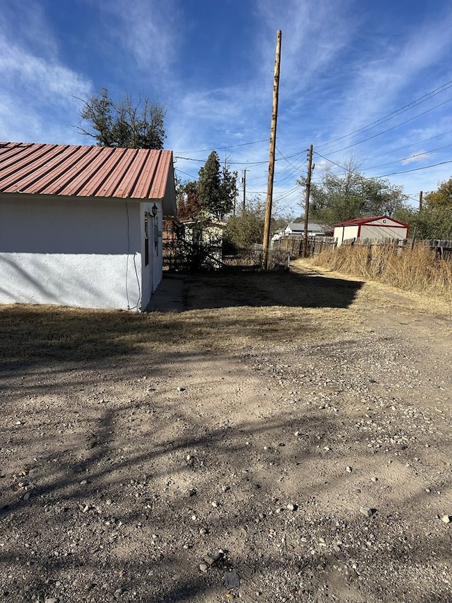 1104 N 5th St, Alpine, TX 79830 - photo 3