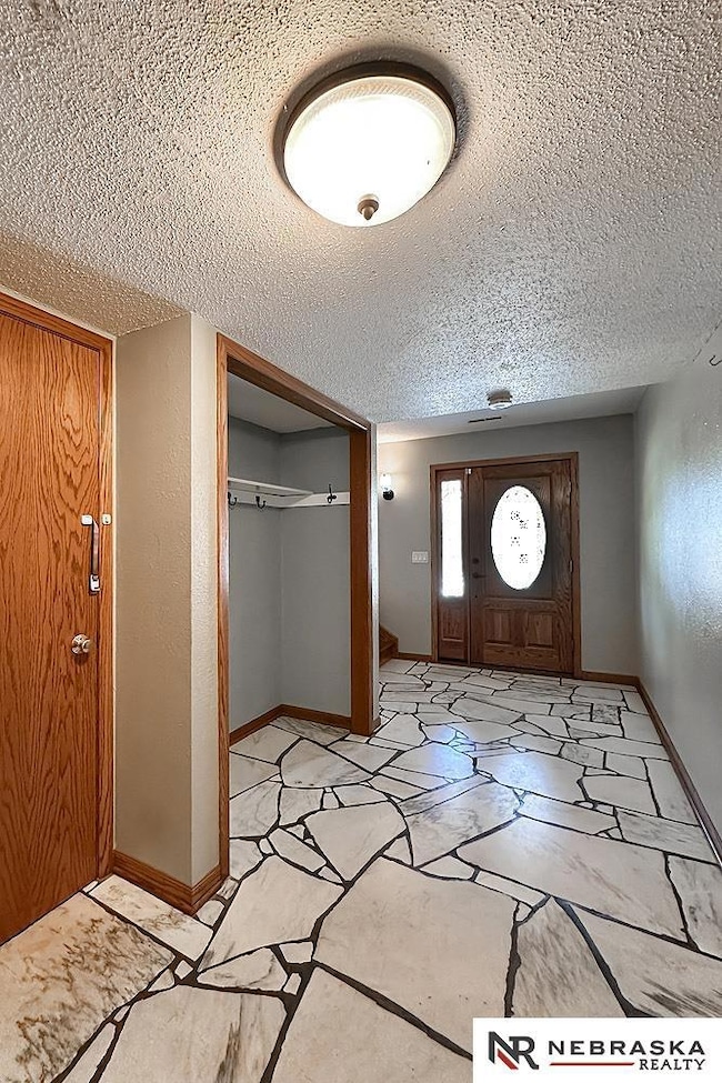 608 Martin Dr, Bellevue, NE 68005 - photo 4