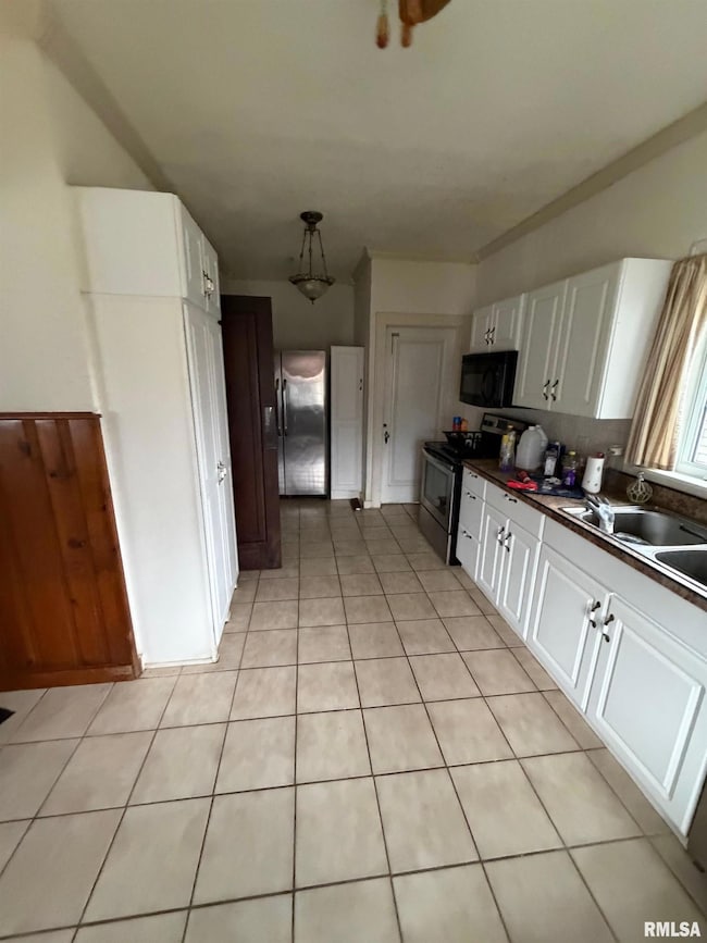 510 N Maple St, Benton, IL 62812 - photo 4