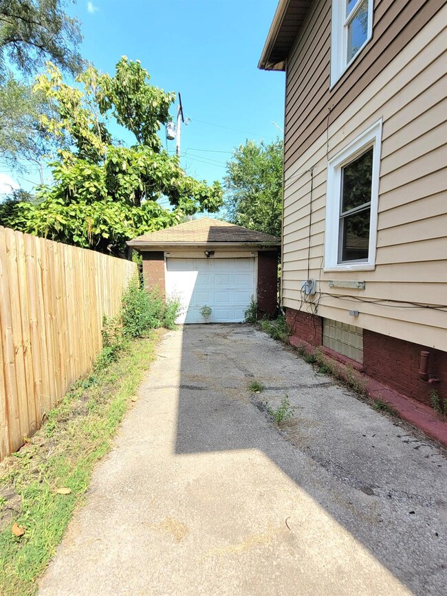 1670 W 10th Place, Gary, IN 46404 - photo 3