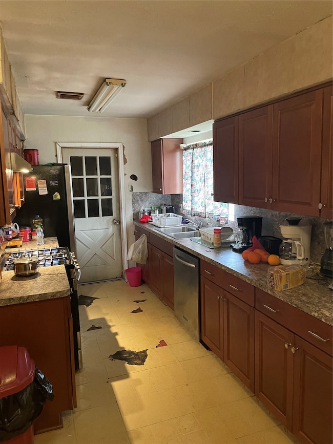 10326 Royal Oaks Dr, Houston, TX 77016 - photo 2