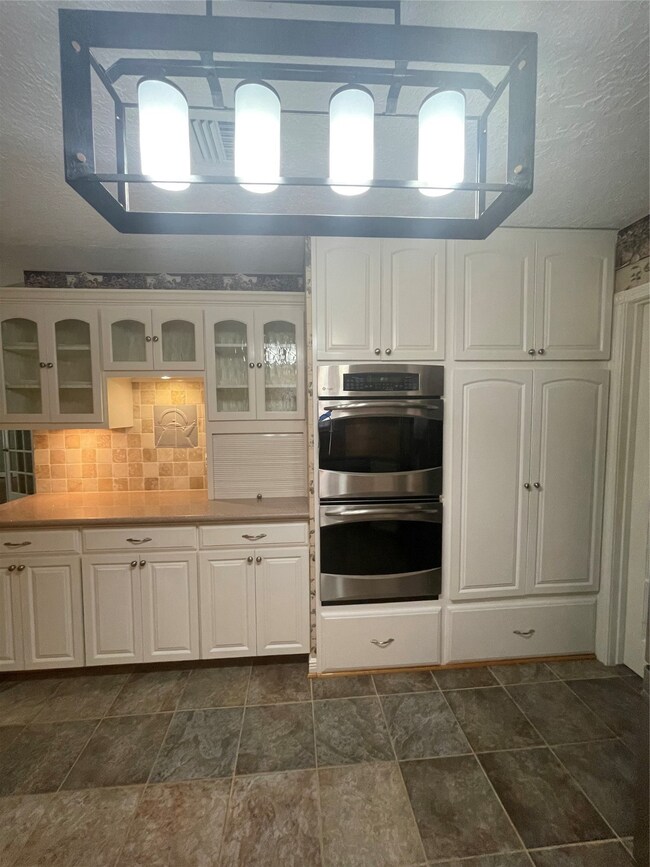 7546 Maple Tree Dr, Houston, TX 77088 - photo 3