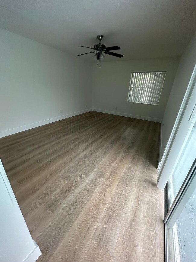 9618 Saddlebrook Dr, Boca Raton, FL 33496 - photo 5