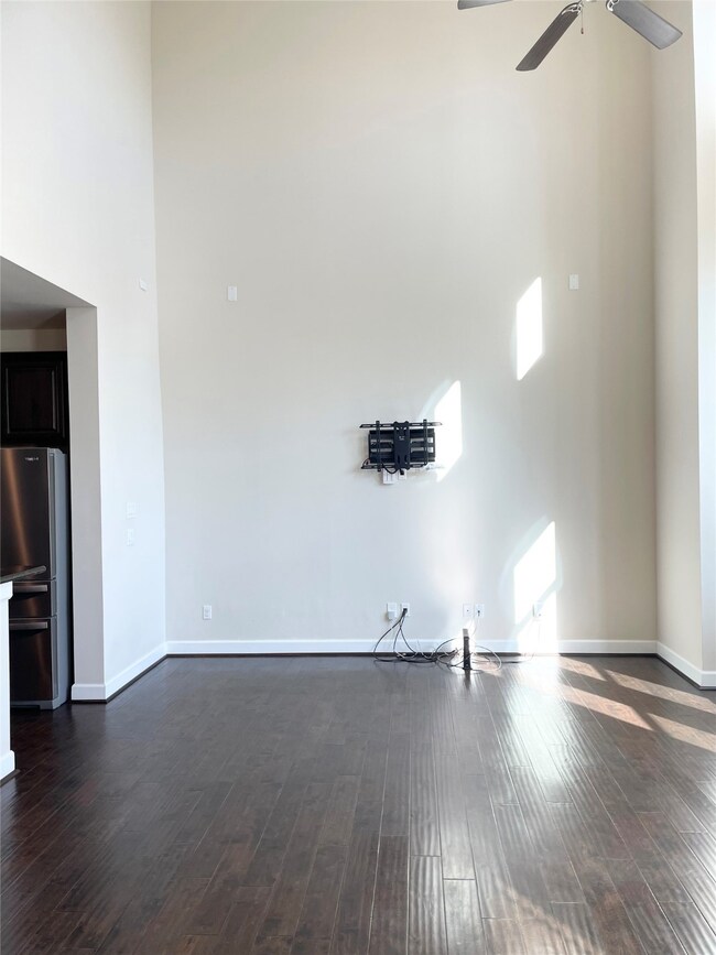 9046 Laverne Crescent, Houston, TX 77080 - photo 7