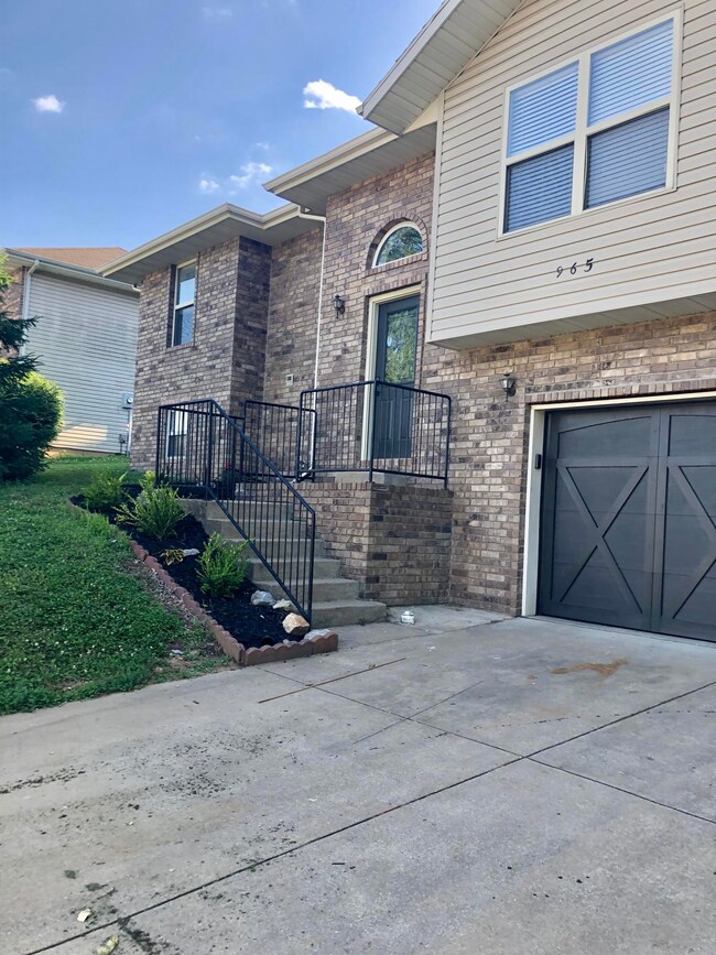 965 Creekside Place, Nixa, MO 65714 - photo 2