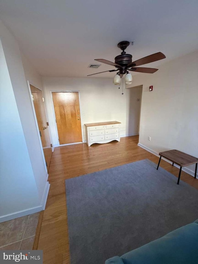 1939 Chestnut St unit 4C, Philadelphia, PA 19103 - photo 2