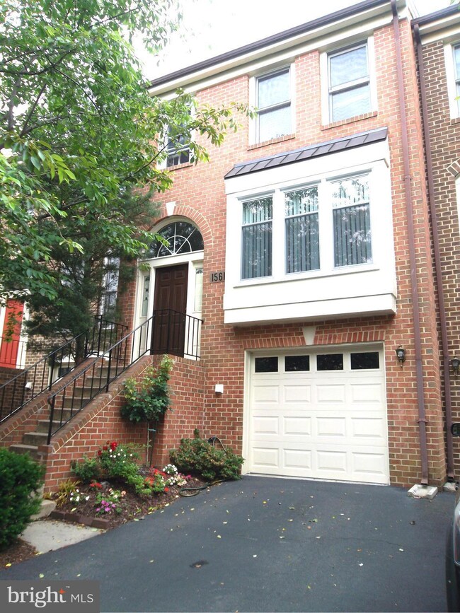 1561 Templeton Place, Rockville, MD 20852 - photo 2