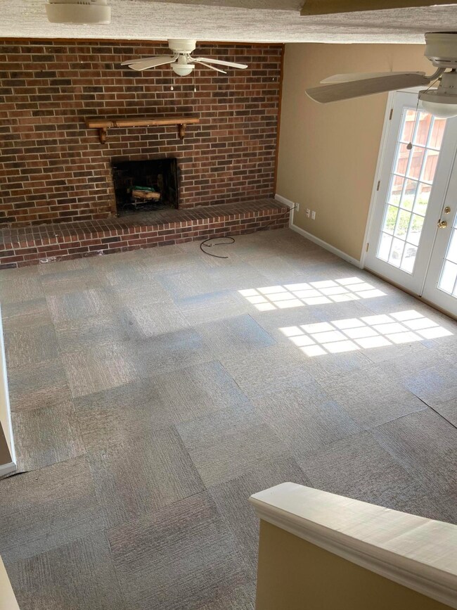 5811 Shelby St, Louisville, KY 40291 - photo 5