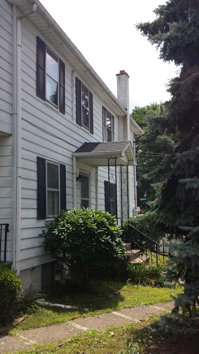 117 Green Place, Scranton, PA 18509 - photo 3