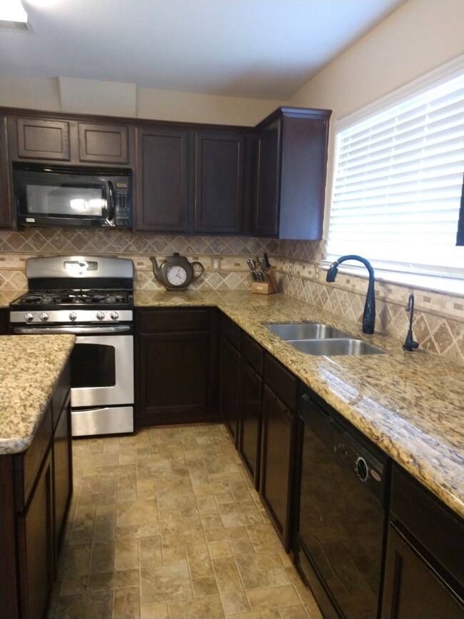 10314 Dalehurst Ct, Houston, TX 77075 - photo 2