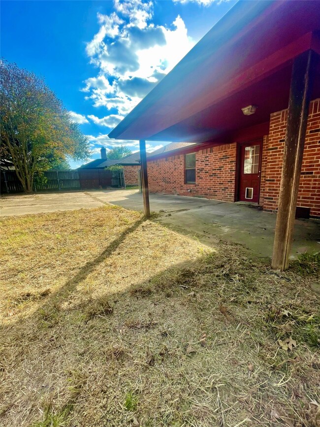 Covered back porch area
