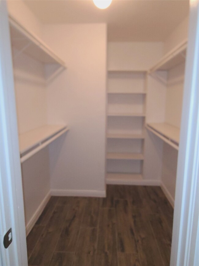 4655 Wild Indigo St unit 260, Houston, TX 77027 - photo 6