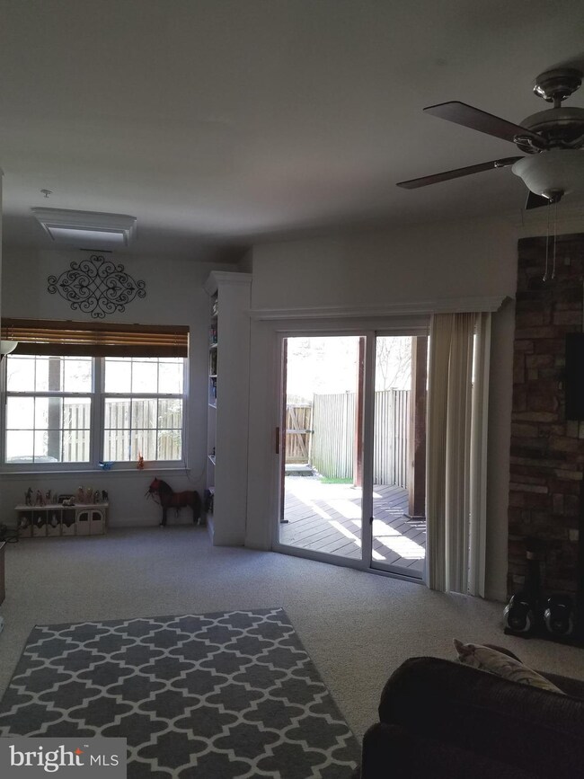 2555 Vireo Ct, Odenton, MD 21113 - photo 5