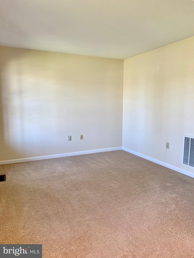 107 Corral Dr, Stephens City, VA 22655 - photo 2