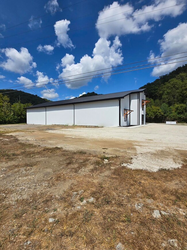 9585 Campton Rd, Stanton, KY 40380 - photo 4