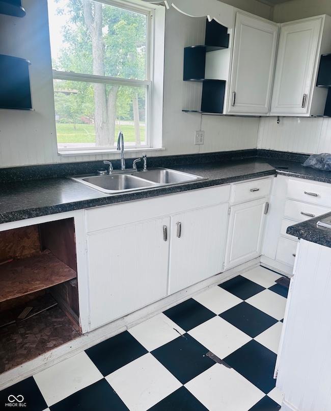 402 N Willow St, Dana, IN 47847 - photo 6