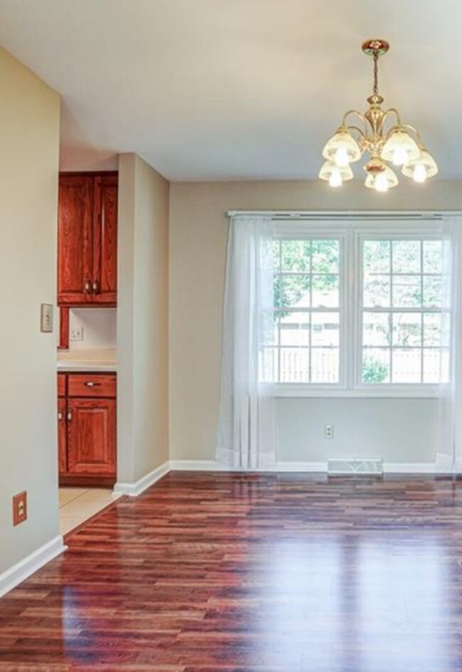 3302 Beech Dr, Columbus, IN 47203 - photo 3