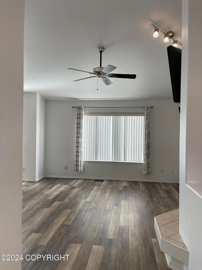 411 Ocean Point Dr unit 82, Anchorage, AK 99515 - photo 6