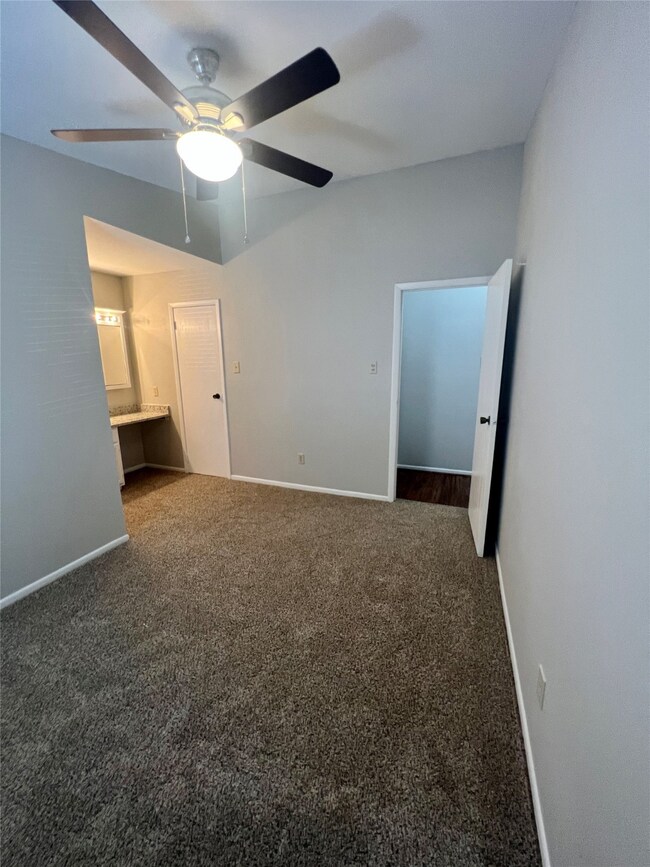 923 Carrell St unit C, Tomball, TX 77375 - photo 6