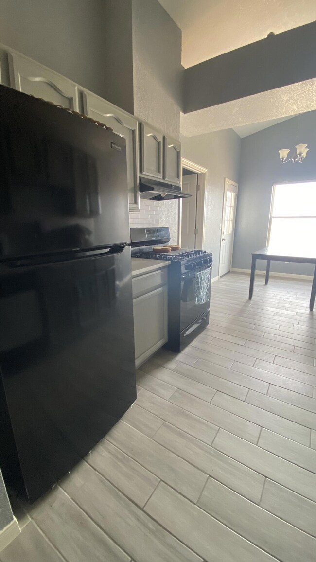 617 Orchid Dr, Horizon City, TX 79928 - photo 6