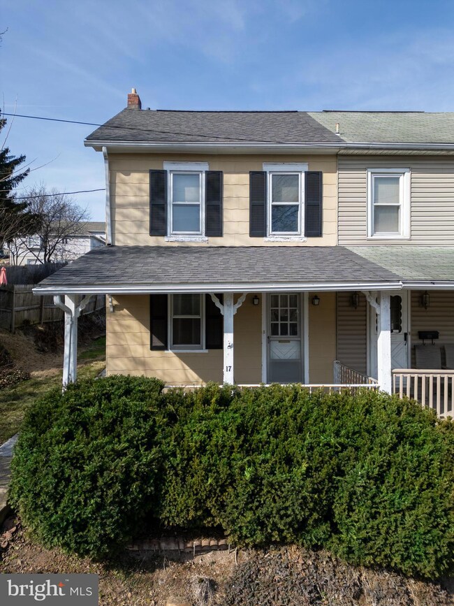 17 Dewey St, Mohnton, PA 19540 - photo 3